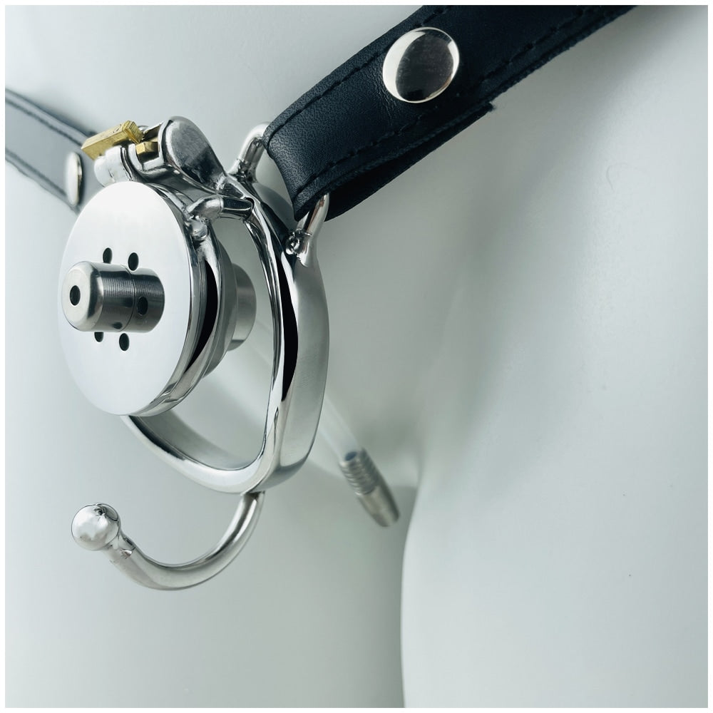 Strut in stripper heels, dance with confidence, feeling the secure stainless steel construction of this kit beneath your lingerie. Ideal for discreet moments with your boyfriend.