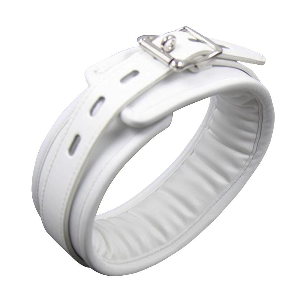 Elevate playtime with this elegant white collar and leash, capturing quick moments of dirty fun that leave your hubby mad with excitement. Perfect for thrilling pics and playful dynamics.