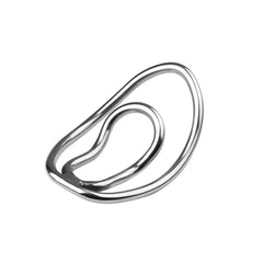Experience a new level of intimacy with our small kit in stainless steel. Designed for comfort and discretion, it allows you to focus entirely on your partner's pleasure. From tender kisses on their lips to exploring the clitoris, vagina, and vulva, deepen your connection like never before.